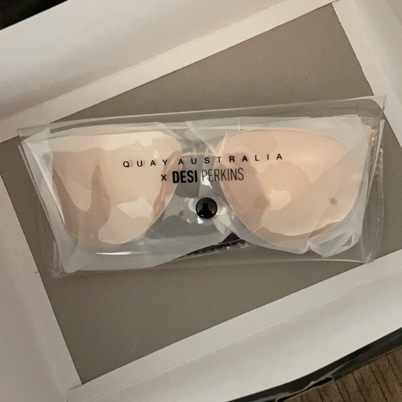 BN Quay High Key Mirror Gold/Gold Sunglasses - Picture 4 of 4